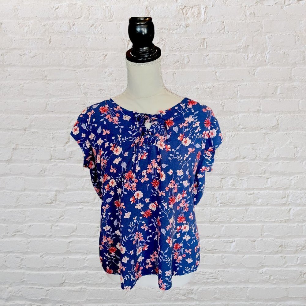 Liz Claiborne Blue and‎ Pink Floral Short Sleeve Blouse in Size Large